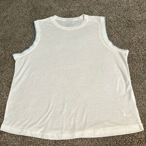 Like new Dri-Fit Nike athletic top. Sz small